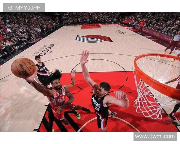 圣诞火箭与雷霆精彩对决视频回顾全场高光时刻与精彩瞬间分析