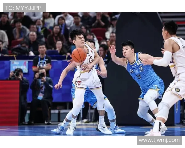 方硕的篮球人生：从青涩少年到CBA明星的成长之路与奋斗故事