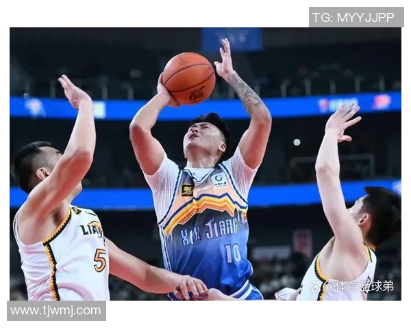 赵睿领衔新一代篮球明星崛起之路展现青春力量与拼搏精神