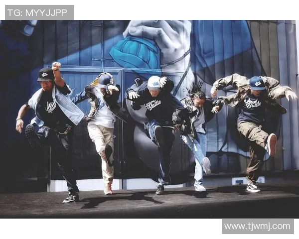 重庆街舞队与杭州街舞队赛后复盘速度较量的精彩瞬间与战术分析