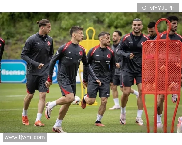 U19土耳其与英格兰激战正酣青少年足球赛场的精彩对决