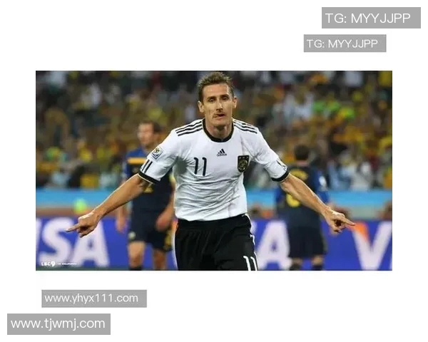 凯恩的传奇之路：从天才少年到足球巨星的成长历程与成就分析